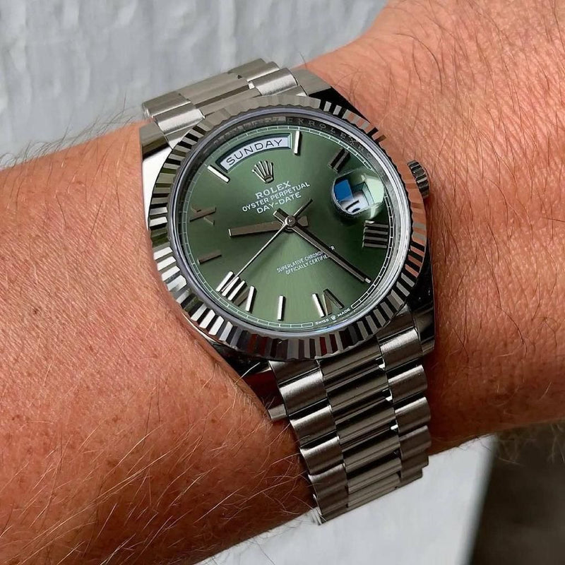 R watch day date Green